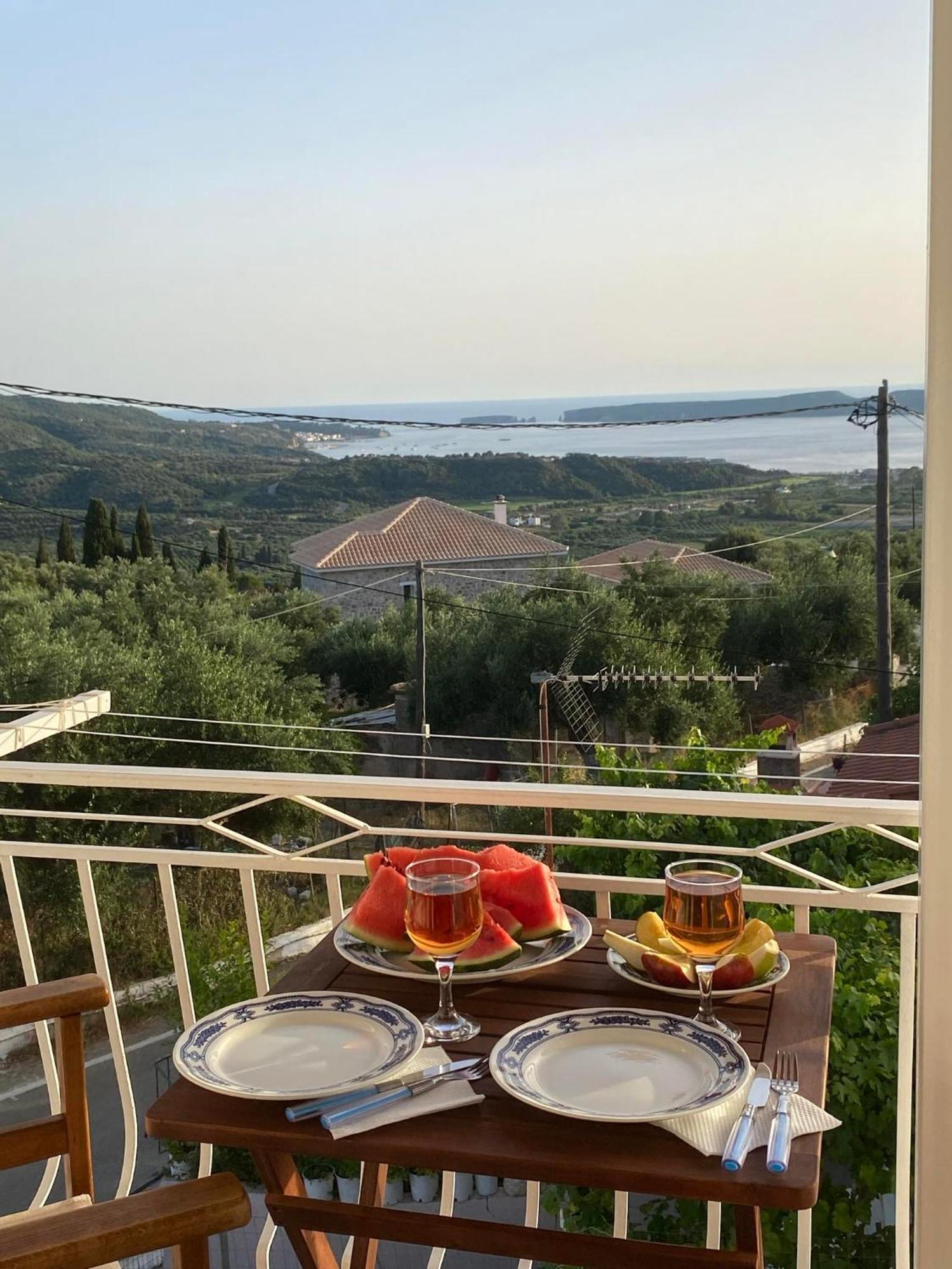 Golden Navarino'S Sunset Пилос Экстерьер фото